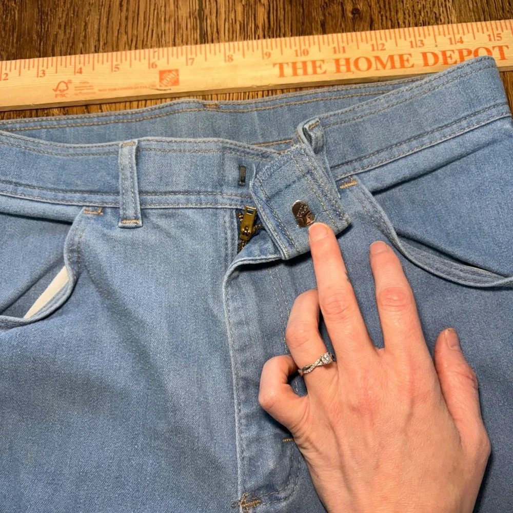 80s True Vintage Wrangler Jeans USA made Mens 30x26 Light Wash Blue Straight Leg